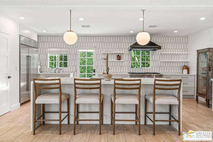 Property Photo:  418 E Via Colusa  CA 92262 