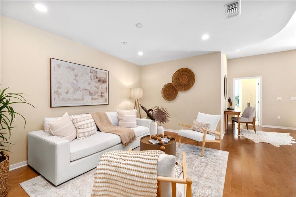 Property Photo:  21 Gramercy 312  CA 92612 