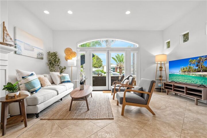 513 Pecan Ave  Huntington Beach CA 92648 photo