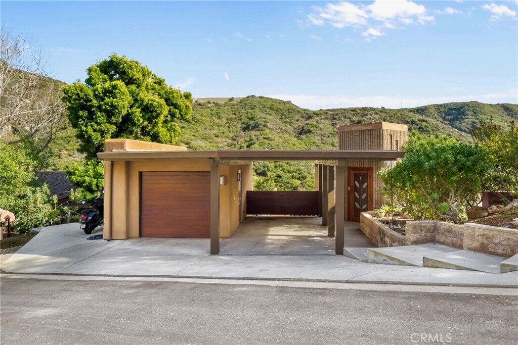 Property Photo:  1372 Morningside Drive  CA 92651