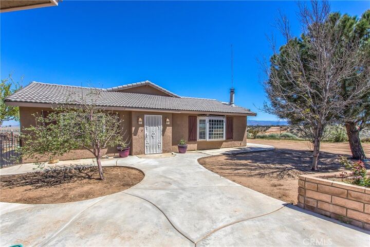 Property Photo:  7045 Oak Hill Road  CA 92344 