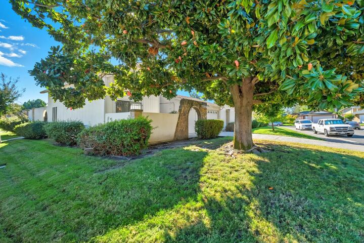 Property Photo: 80 Petrilli Circle CA 95822