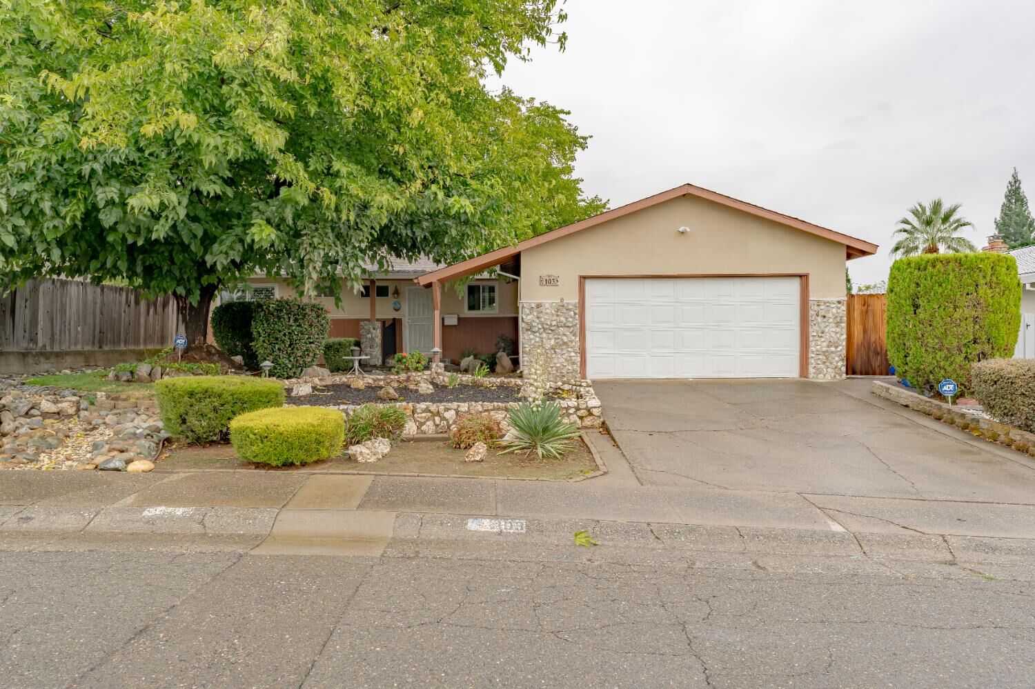 Property Photo: 103 Grenoble Way CA 95630