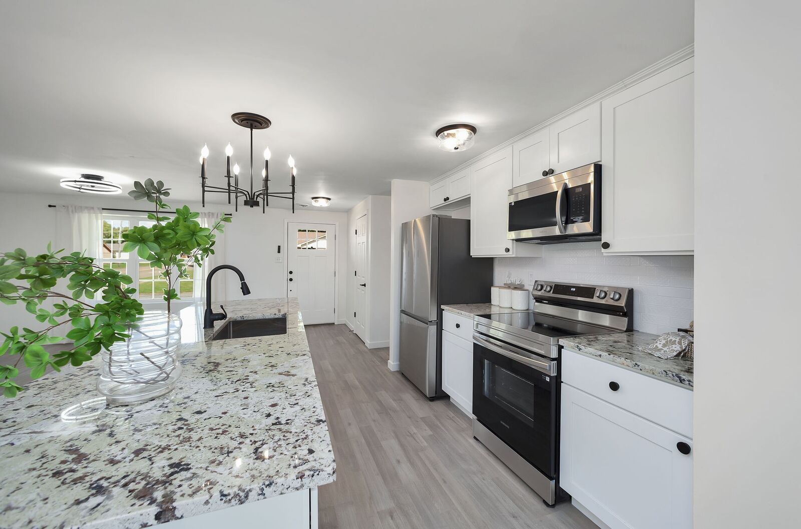 Property Photo:  5 Raintree Cv  TN 38305 