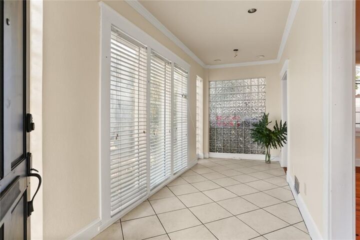 Property Photo:  2725-27 Chestnut Street  LA 70130 