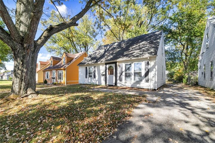 Property Photo: 18614 Homeway Road OH 44135