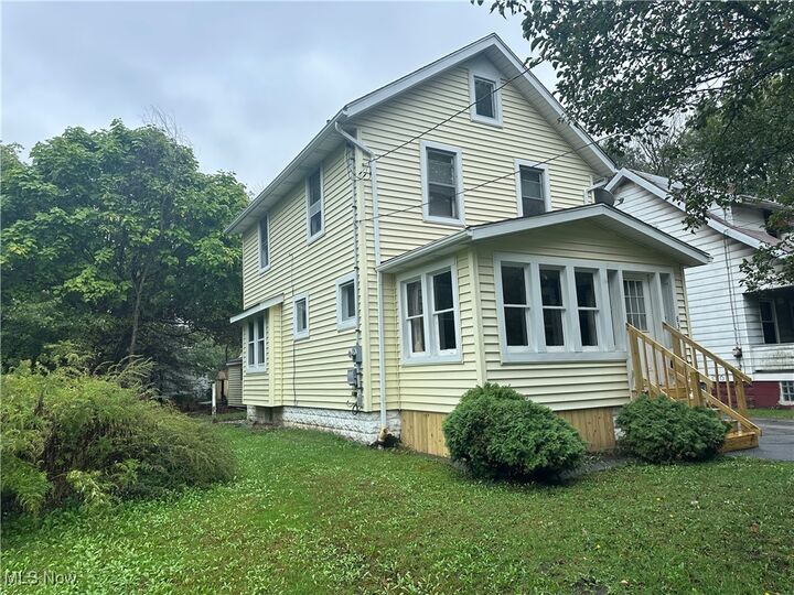 Property Photo: 835 Inman Street OH 44306