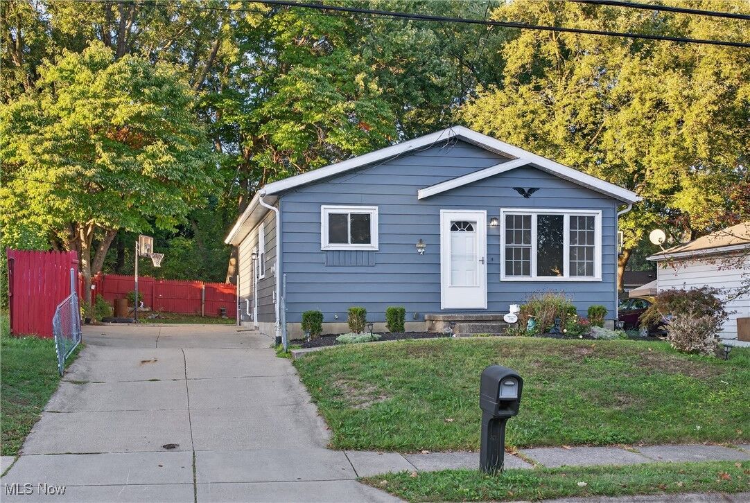 Property Photo:  891 Jean Avenue  OH 44310 