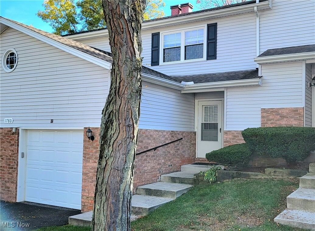 Property Photo: 1780 Rolling Hills Drive B OH 44087