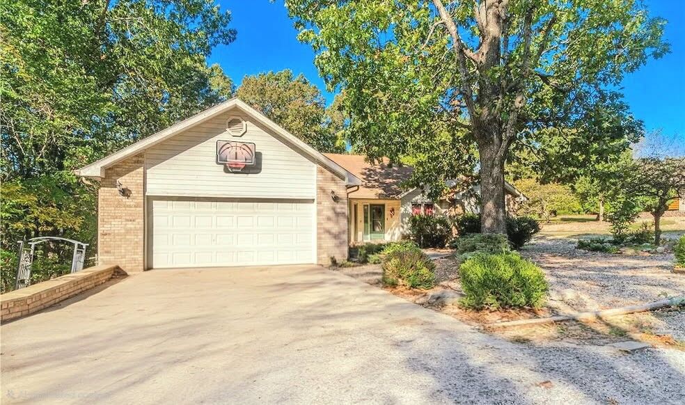 Property Photo: 2 Quantock Hills Lane AR 72715