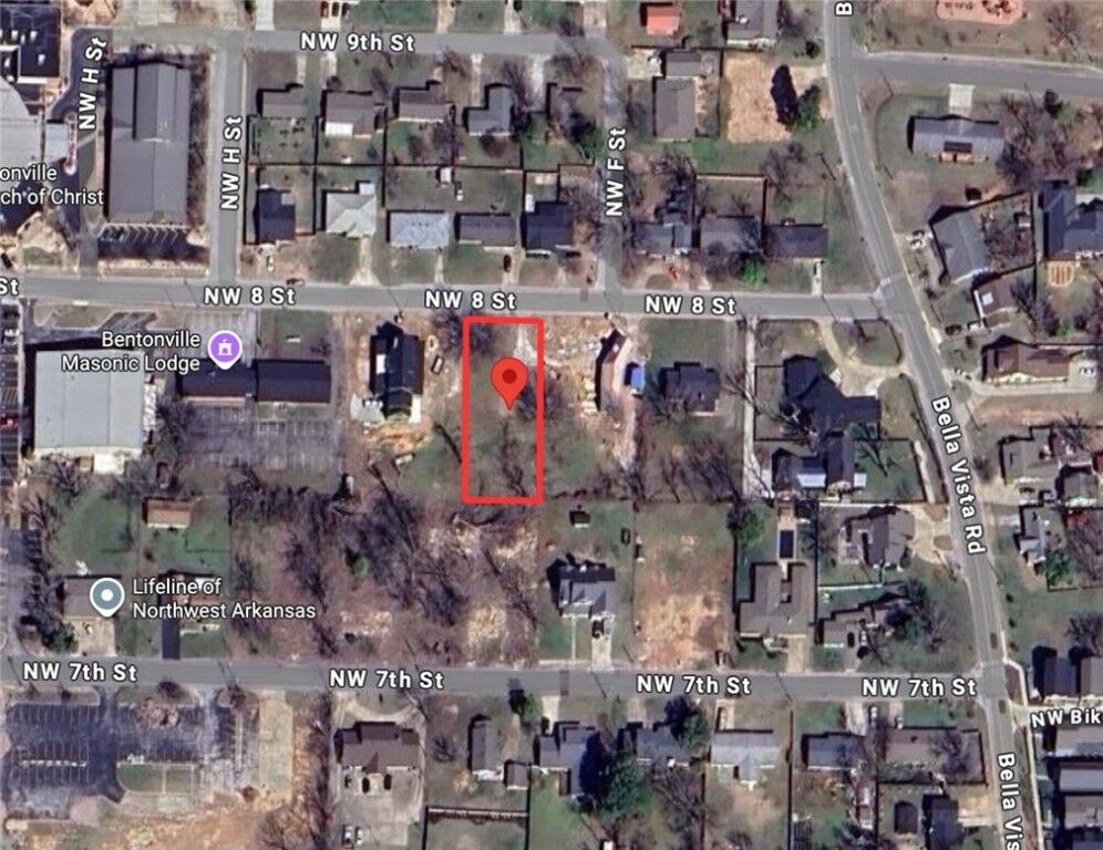 Property Photo:  815 NW 8th Street  AR 72712 