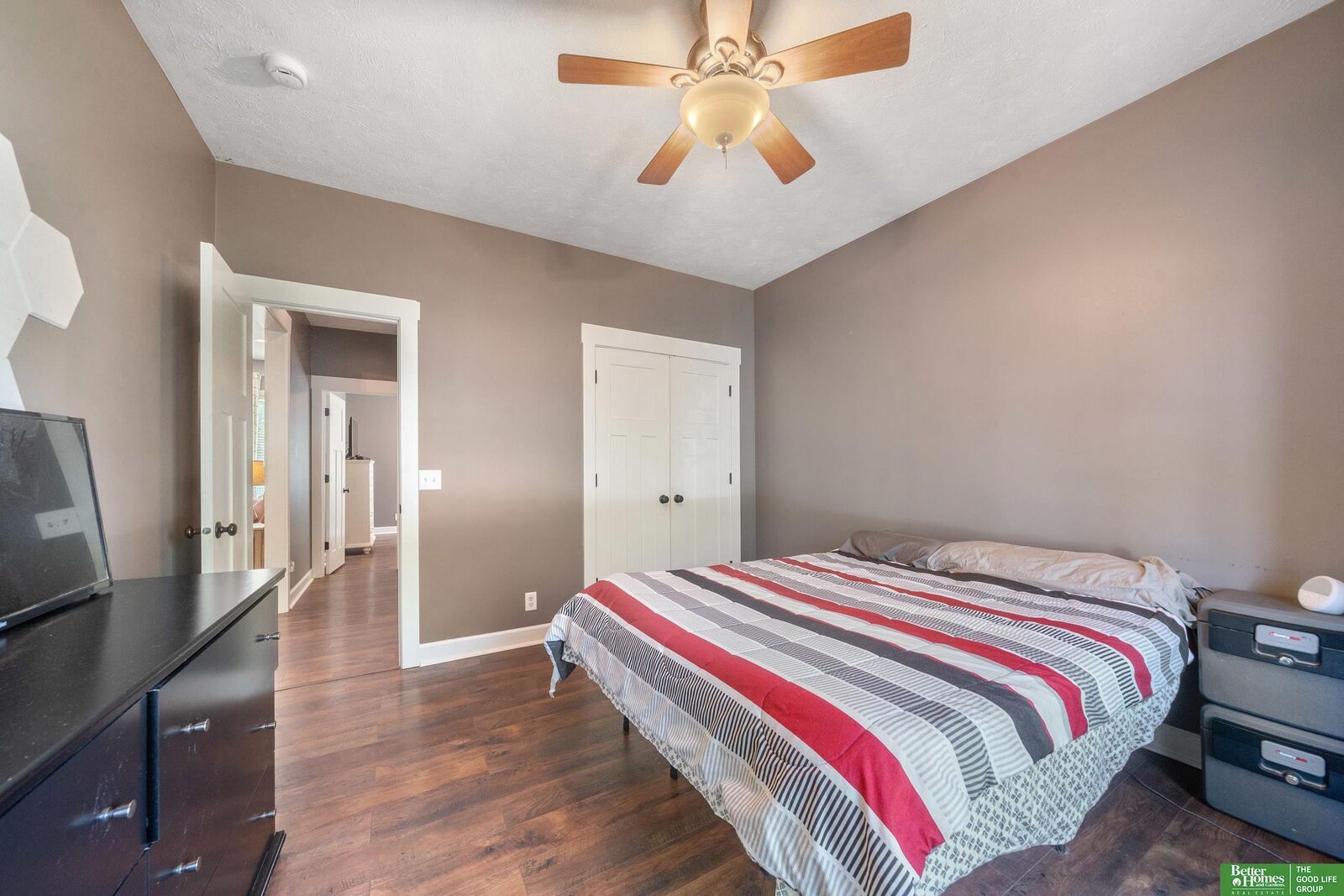 Property Photo: 18713 Edna Street NE 68136