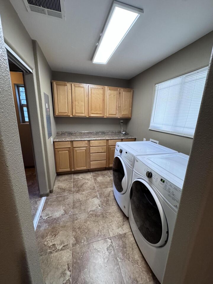 Property Photo: 12330 E Evans Creek Road OR 97537