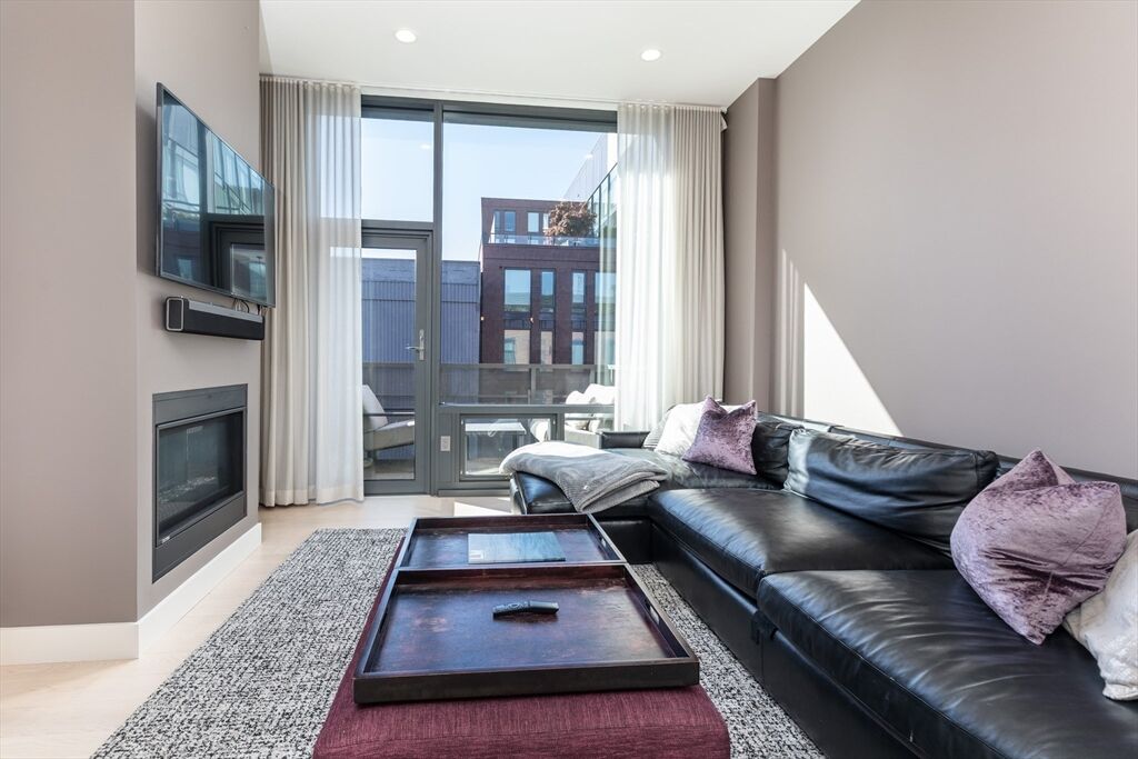 Property Photo: 32 Traveler St Ph8 MA 02118