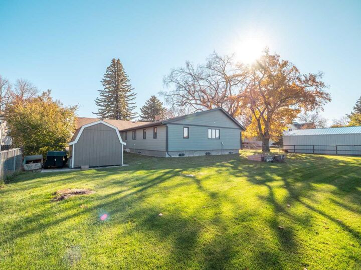 Property Photo: 1100 Heritage Road AB T0K 0B0