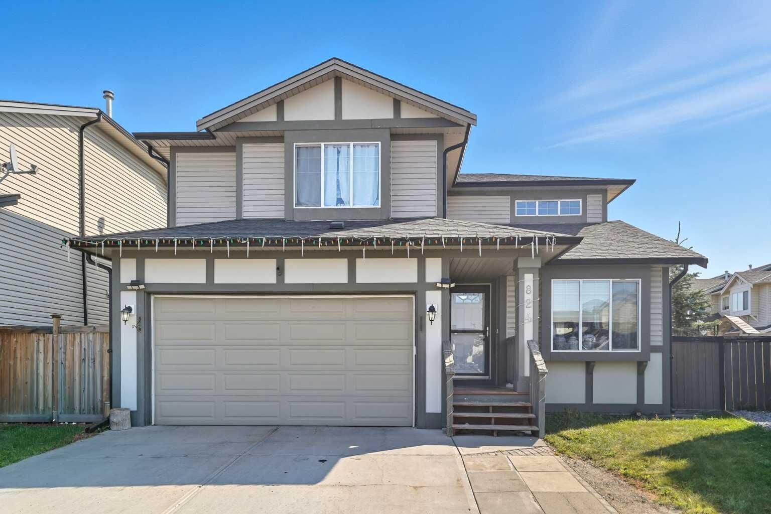 Property Photo: 824 Luxstone Square SW AB T4B 3L3