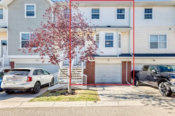 Property Photo:  268 Prestwick Acres Lane SE  AB T2Z 3Y1 