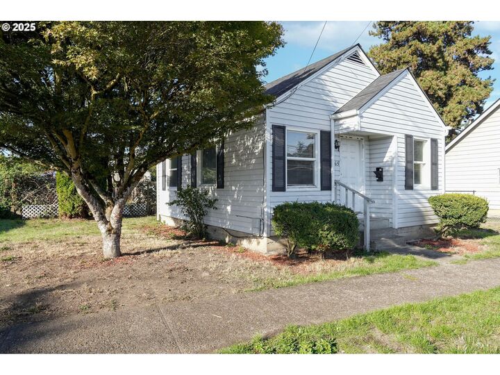 Property Photo: 665 Patterson Ave NW OR 97304