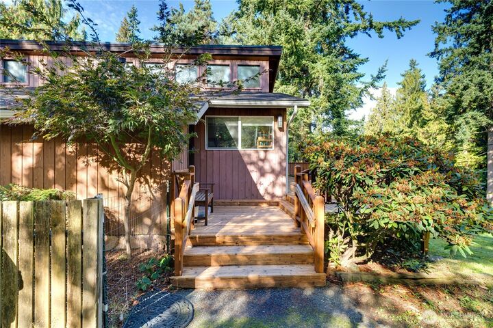 Property Photo: 2872 Hi Crest WA 98260