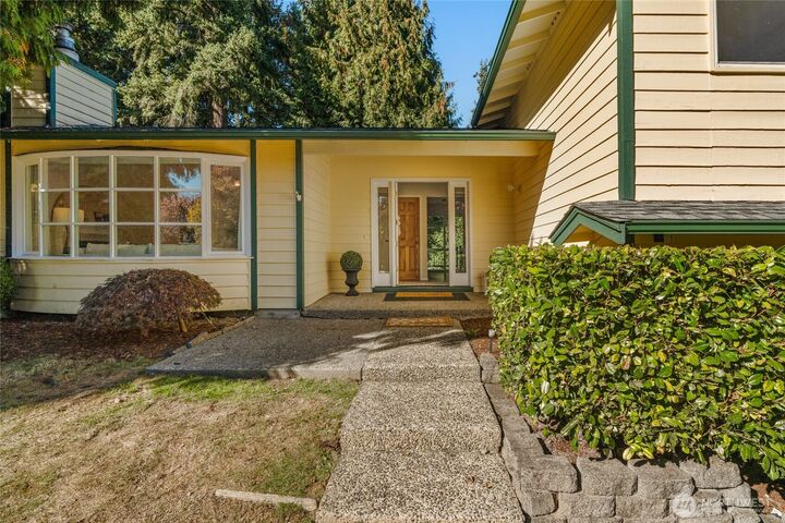 Property Photo: 19541 129th Court NE WA 98011