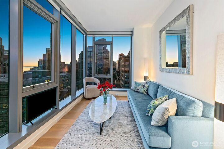 Property Photo:  800  Columbia Street 1801  WA 98104