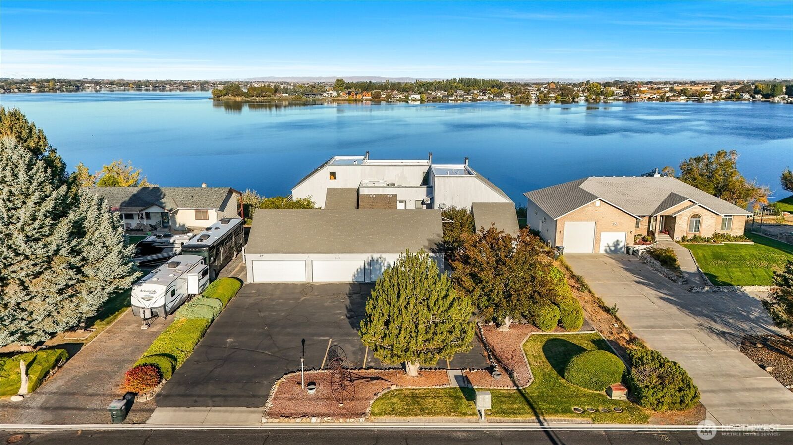Property Photo:  2512 W Marina Drive 6  WA 98837