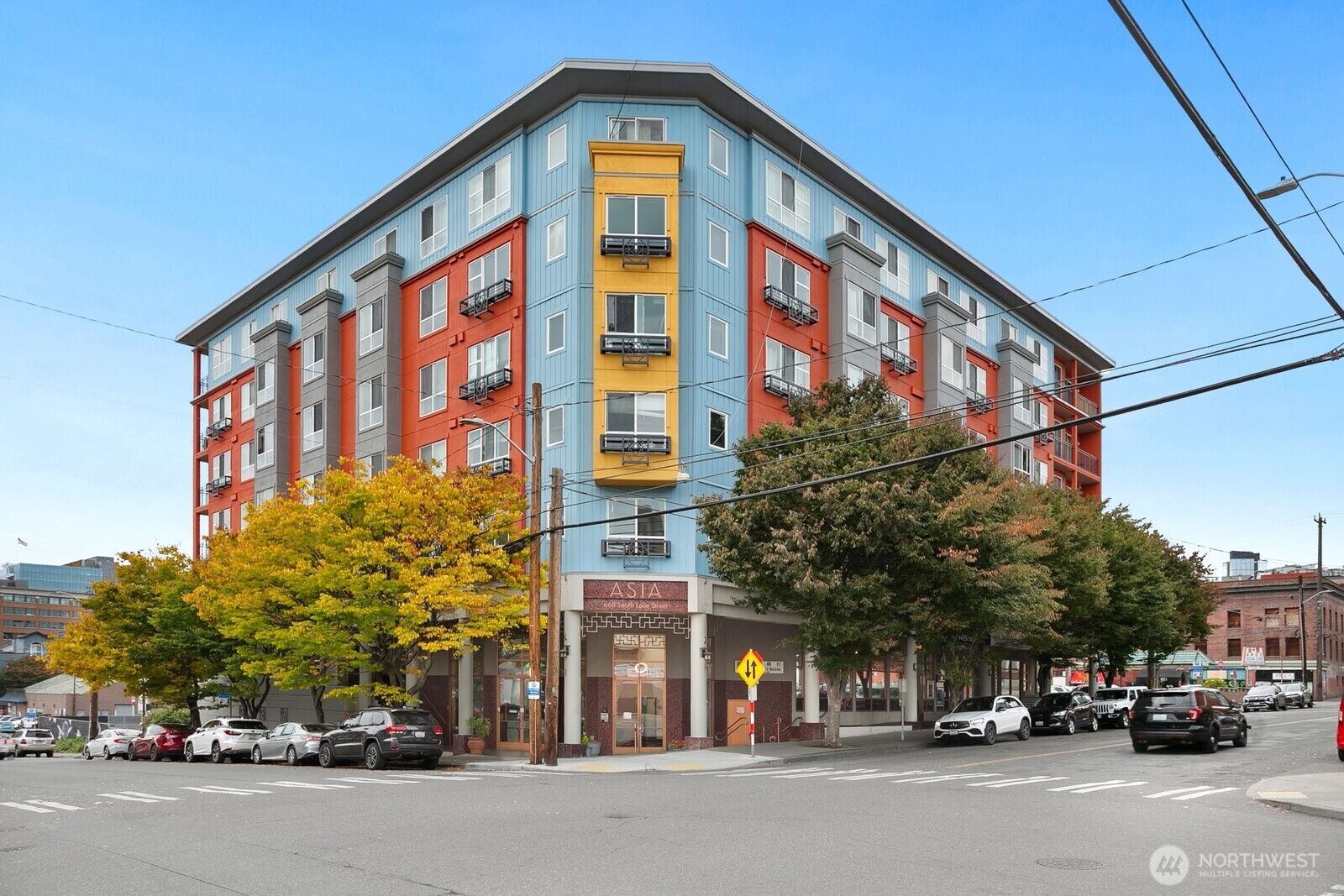 Property Photo: 668 S Lane Street 711 WA 98104