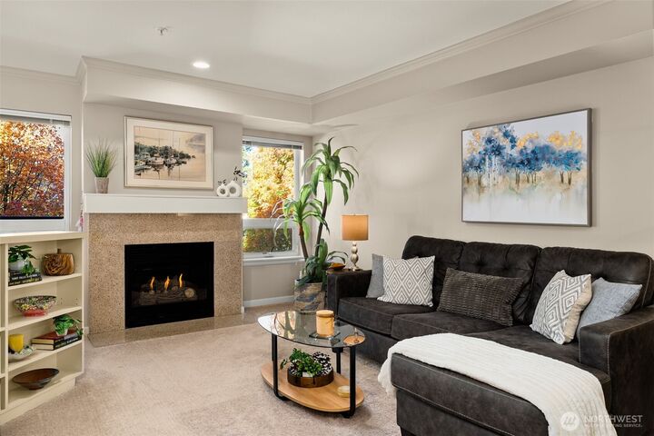 Property Photo: 9222 Roosevelt Way NE 203 WA 98115