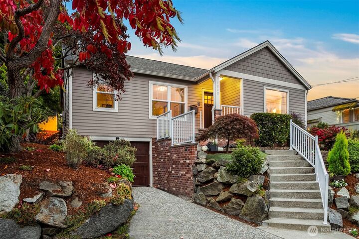 Property Photo: 2006 28th Avenue W WA 98199