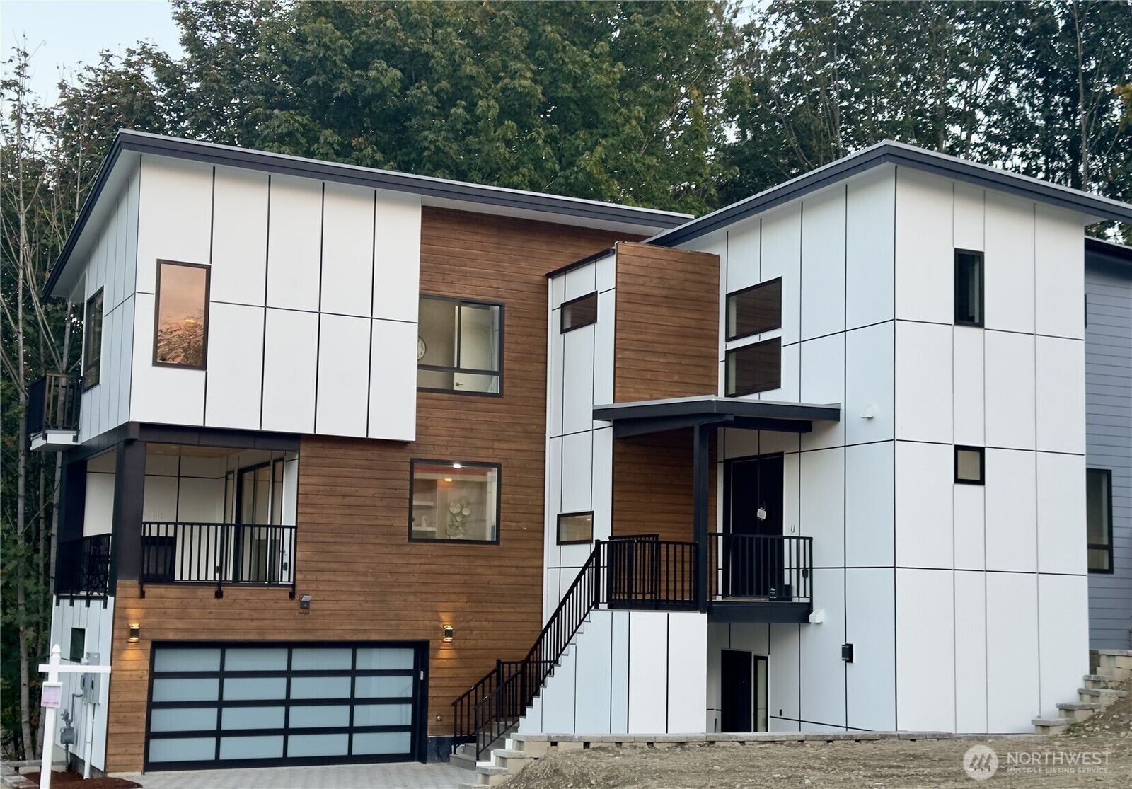 Property Photo: 4413 NE 26 Place WA 98059