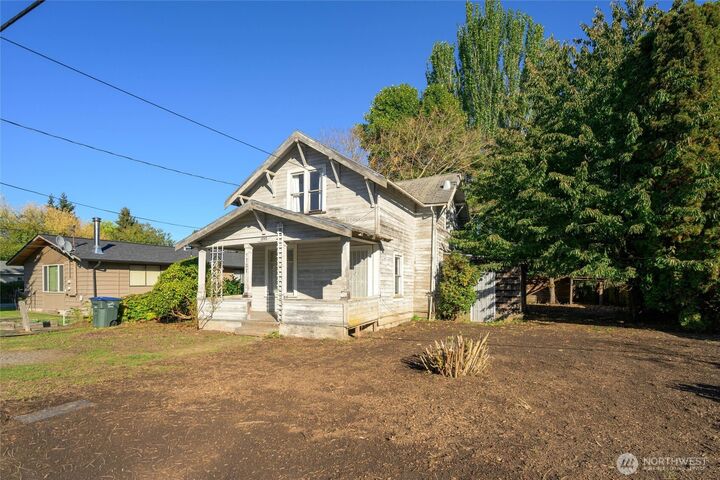 Property Photo: 1707 22nd Street WA 98225