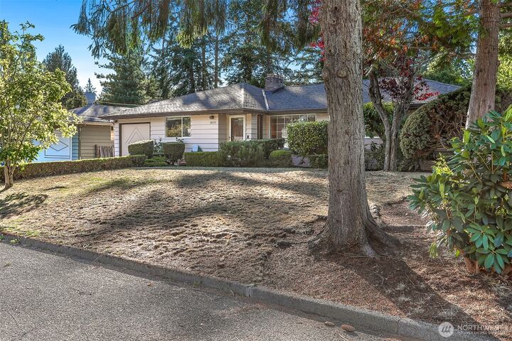 Property Photo: 18555 Burke Avenue N WA 98133