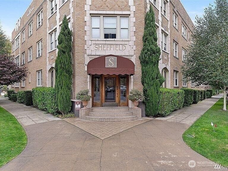 Property Photo:  200 E 17th Avenue E 102  WA 98112 