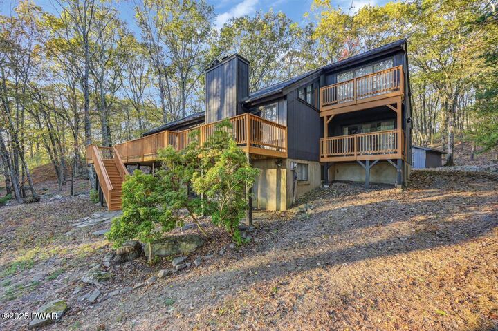Property Photo: 111 Fairway Drive PA 18428