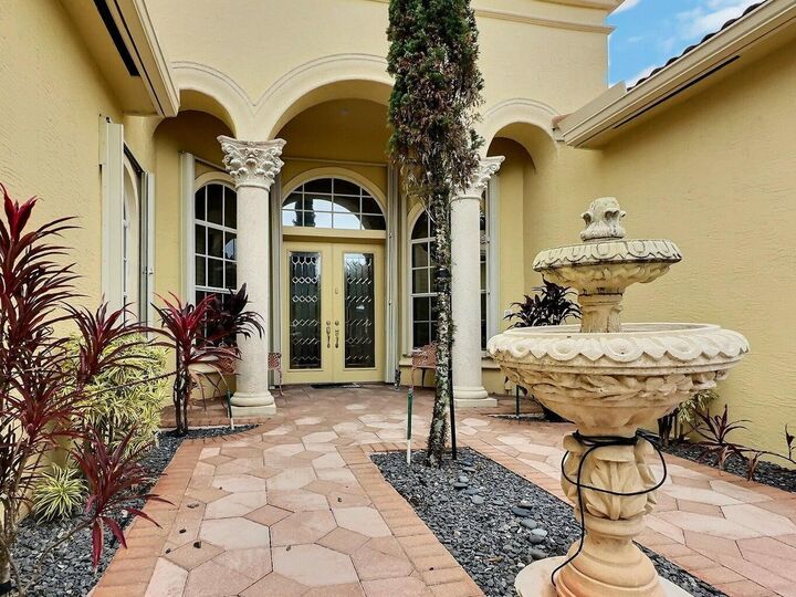 Property Photo: 8768 Via Prestigio E FL 33411
