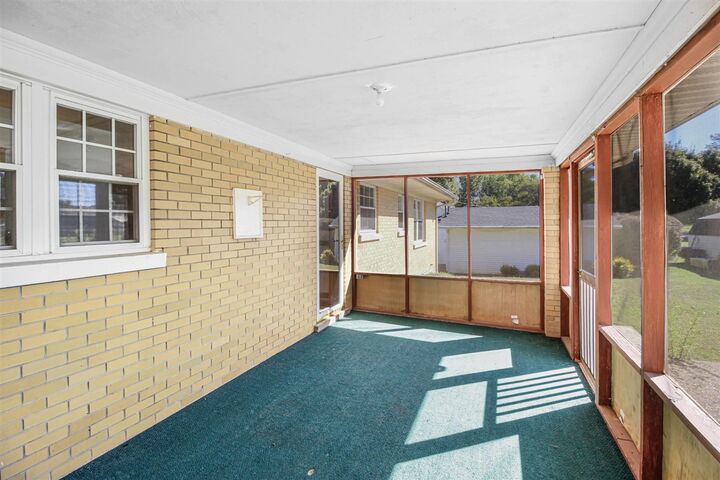Property Photo: 409 College Street KY 42749