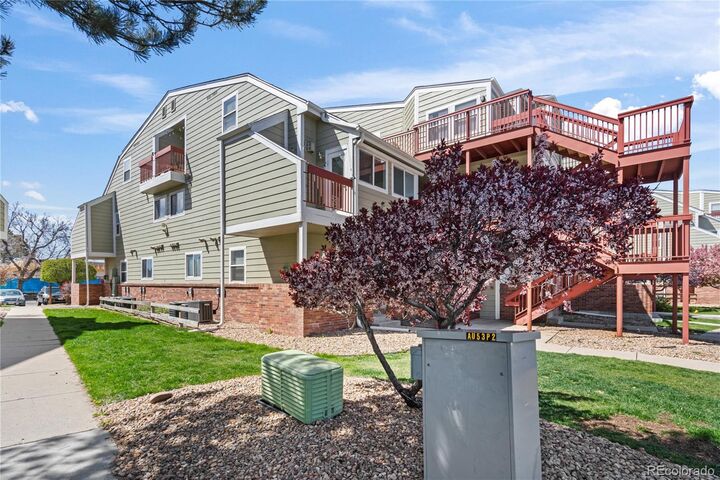 Property Photo:  970 S Dawson Way 9  CO 80012