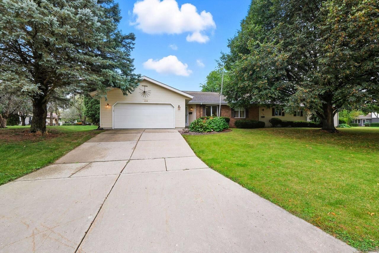 Property Photo:  4108 Wilshire Lane B  WI 53546 