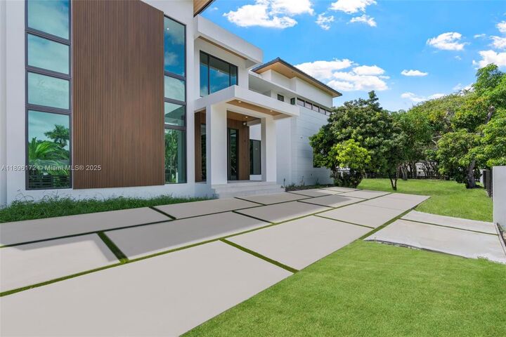 Property Photo: 14020 Old Cutler Rd FL 33158