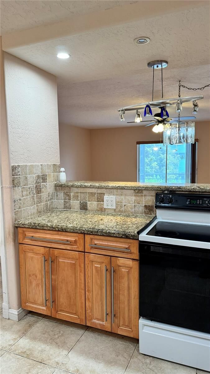 Property Photo: 4740 NW 21st St 303 FL 33313