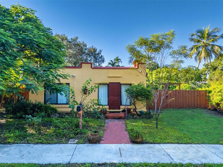 472 NE 130th St  North Miami FL 33161 photo