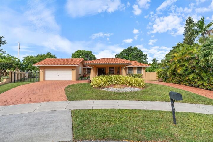 Property Photo: 7040 SW 95th Ct FL 33173