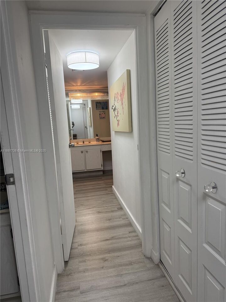 Property Photo: 20301 W Country Club Dr 821 FL 33180