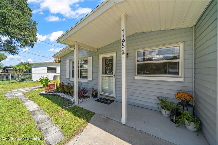 Property Photo: 1795 Hallum Avenue FL 32796