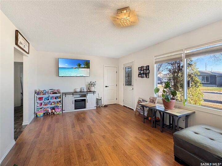 Property Photo:  264 7th Avenue W  SK S0K 4L0
