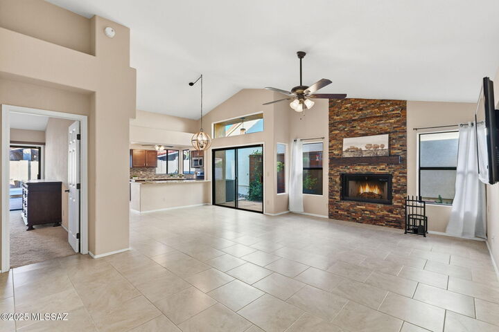 Property Photo: 231 E Highcourte Lane AZ 85737