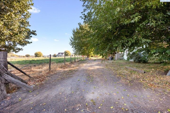 Property Photo:  3323 S Gum Street  WA 99337 