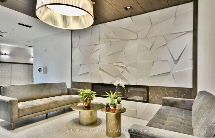 Property Photo: 58 Lakeside Terrace 818 ON L4M 0L5