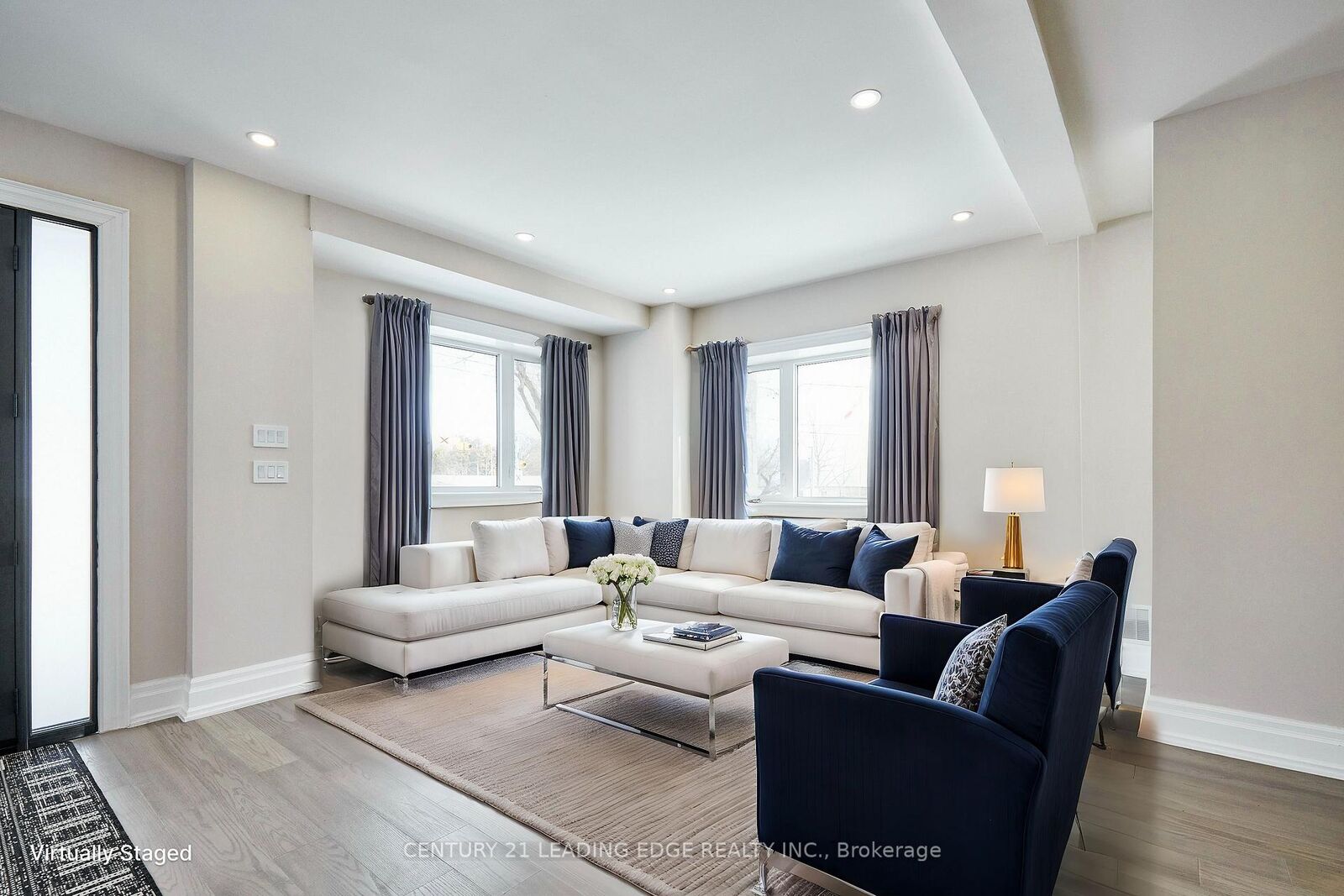 Property Photo:  50 Dorset Road  ON M1M 2S7