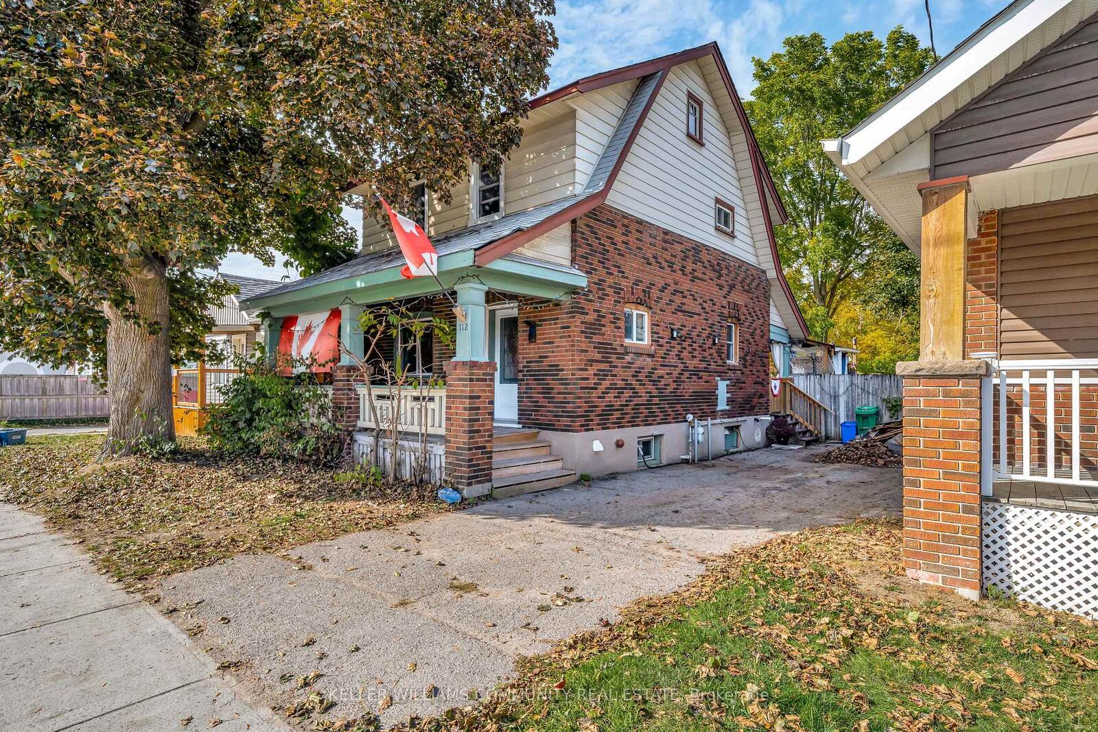 Property Photo: 112 Lansdowne Street W ON K9J 1Y1